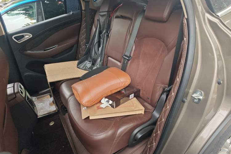 Used Buick Envision 2016 28T Four-Wheel Drive Elite Version Left Rear Seat