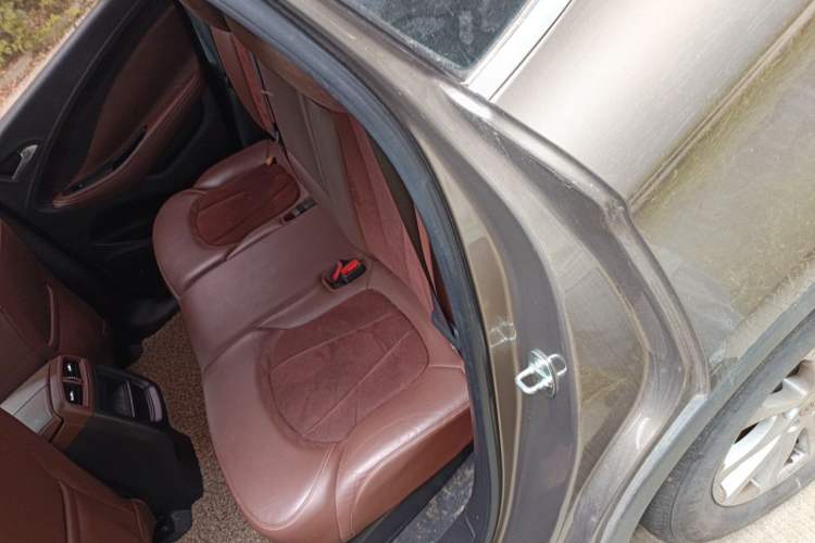 Used Buick Envision 2016 20T Two-Wheel-Drive Elite Model Left Rear Seat