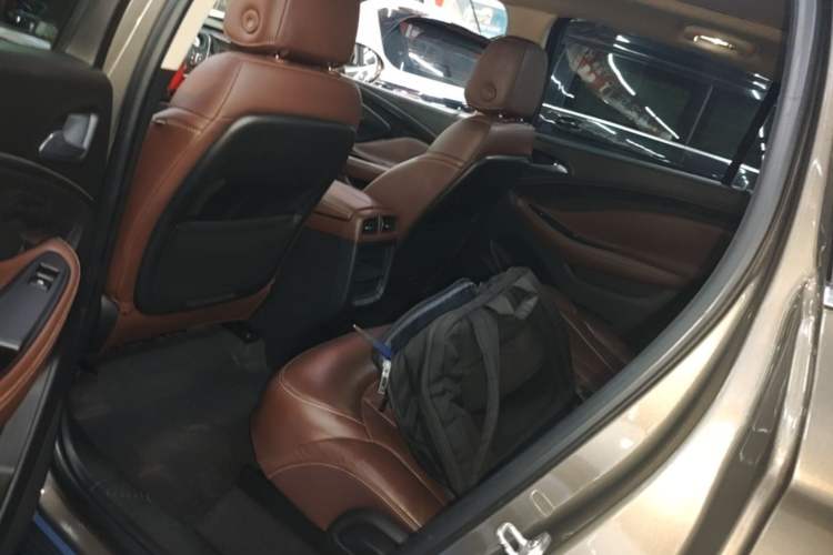 Used Buick Envision 2016 28T Four-Wheel Drive Luxury Model Left Rear Seat
