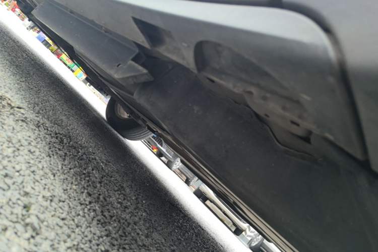 Used Buick Envision 2016 20T Two-Wheel-Drive Elite Model Left Side Sill