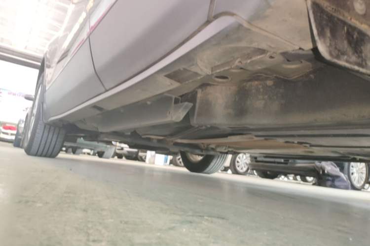 Used Buick Envision 2016 20T Two-Wheel-Drive Elite Model Left Side Sill