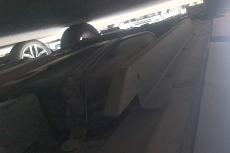 Used Buick Envision 2016 20T Two-Wheel-Drive Elite Model Left Side Sill