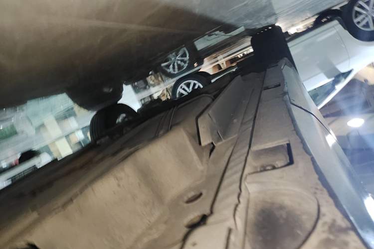 Used Buick Envision 2016 20T Two-Wheel-Drive Elite Model Left Side Sill