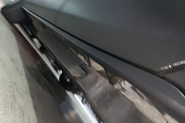 Used Buick Envision 2016 20T Two-Wheel-Drive Elite Model Left Side Sill