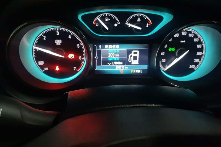 Used Buick Envision 2016 20T Two-Wheel-Drive Elite Model Odometer Close Up