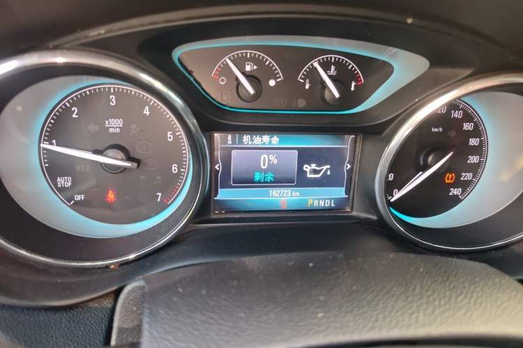Used Buick Envision 2016 20T Two-Wheel Drive Leading Version Odometer Close Up