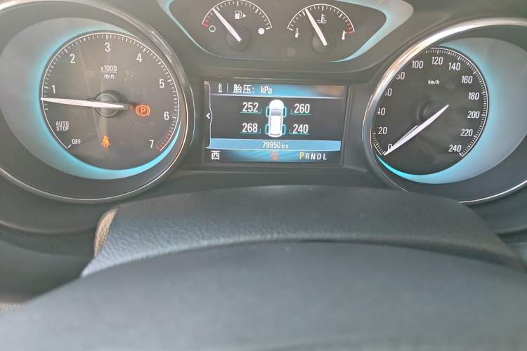 Used Buick Envision 2016 28T Four-Wheel Drive Elite Version Odometer Close Up