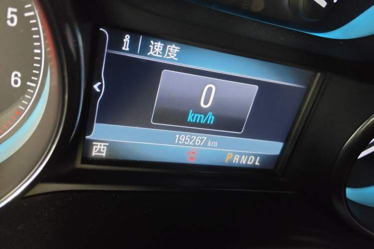 Used Buick Envision 2016 28T Four-Wheel Drive Luxury Model Odometer Close Up