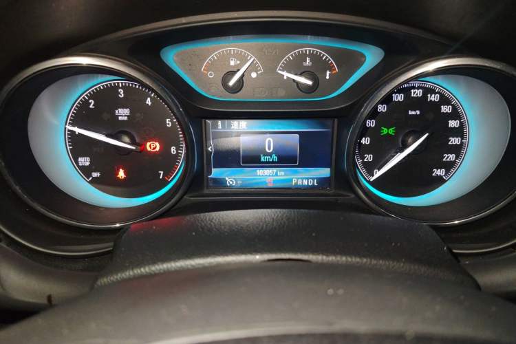Used Buick Envision 2016 20T Two-Wheel-Drive Elite Model Odometer Close Up