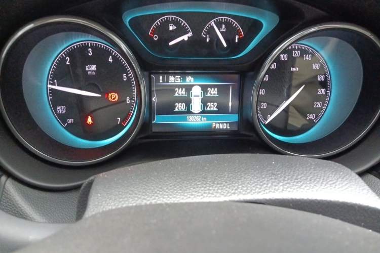 Used Buick Envision 2016 20T Two-Wheel Drive Leading Version Odometer Close Up