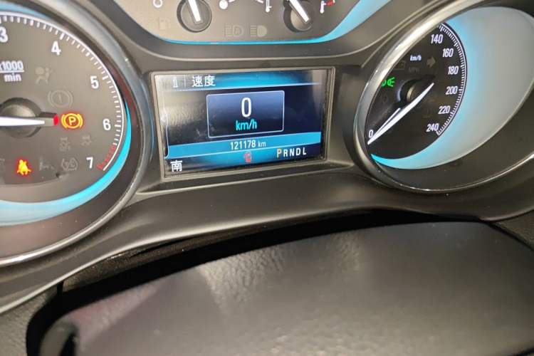 Used Buick Envision 2016 28T Four-Wheel Drive Elite Version Odometer Close Up