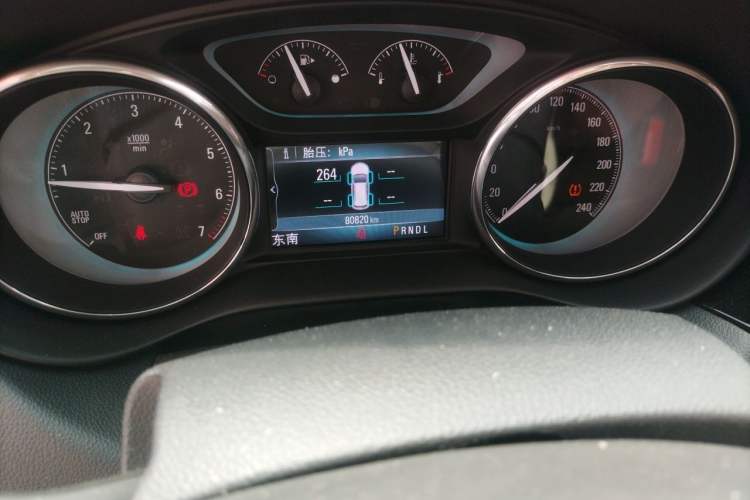 Used Buick Envision 2016 28T Four-Wheel Drive Elite Version Odometer Close Up