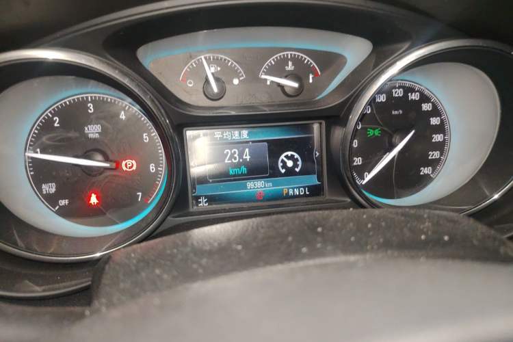 Used Buick Envision 2016 20T Four-Wheel Drive Luxury Model Odometer Close Up