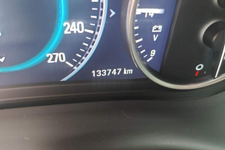 Used Buick Envision 2016 28T All-Wheel-Drive All-Terrain Sport Flagship Edition Odometer Close Up