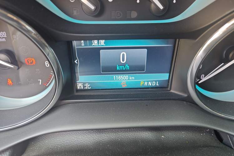Used Buick Envision 2016 28T Four-Wheel Drive Luxury Model Odometer Close Up