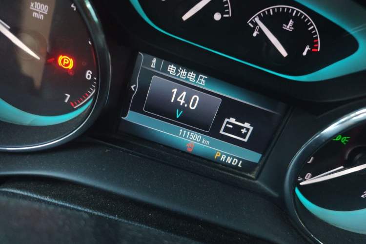 Used Buick Envision 2016 20T Two-Wheel-Drive Elite Model Odometer Close Up