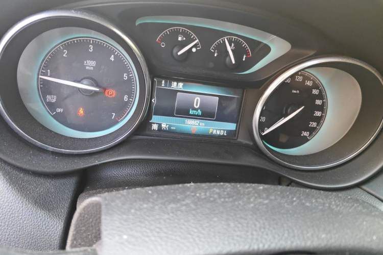 Used Buick Envision 2016 28T Four-Wheel Drive Luxury Model Odometer Close Up
