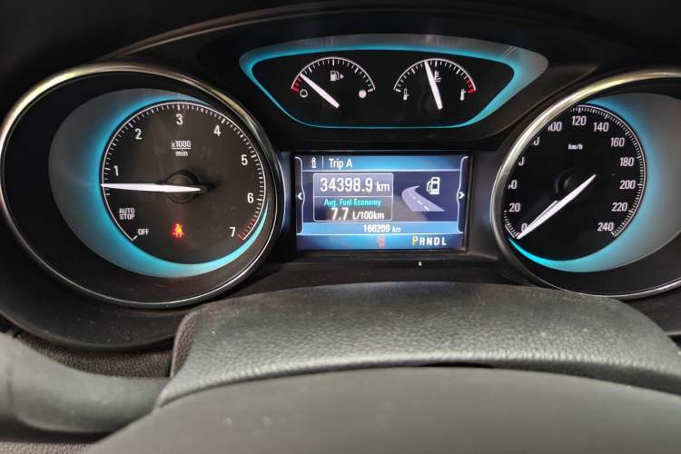 Used Buick Envision 2016 20T Two-Wheel Drive Leading Version Odometer Close Up