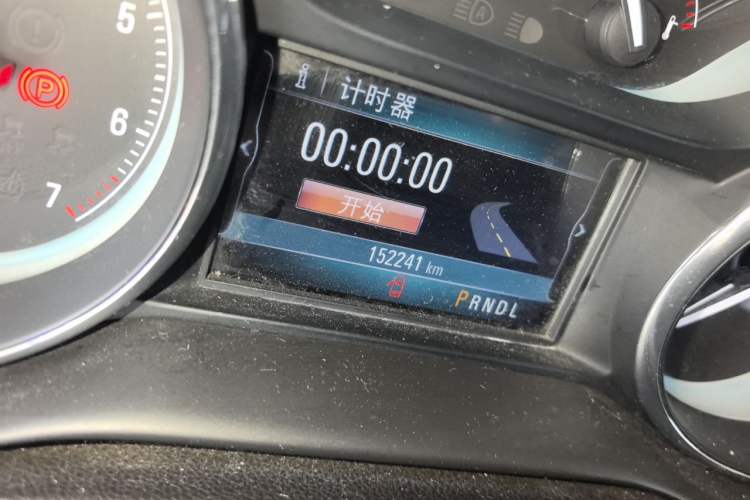 Used Buick Envision 2016 20T Two-Wheel-Drive Elite Model Odometer Close Up