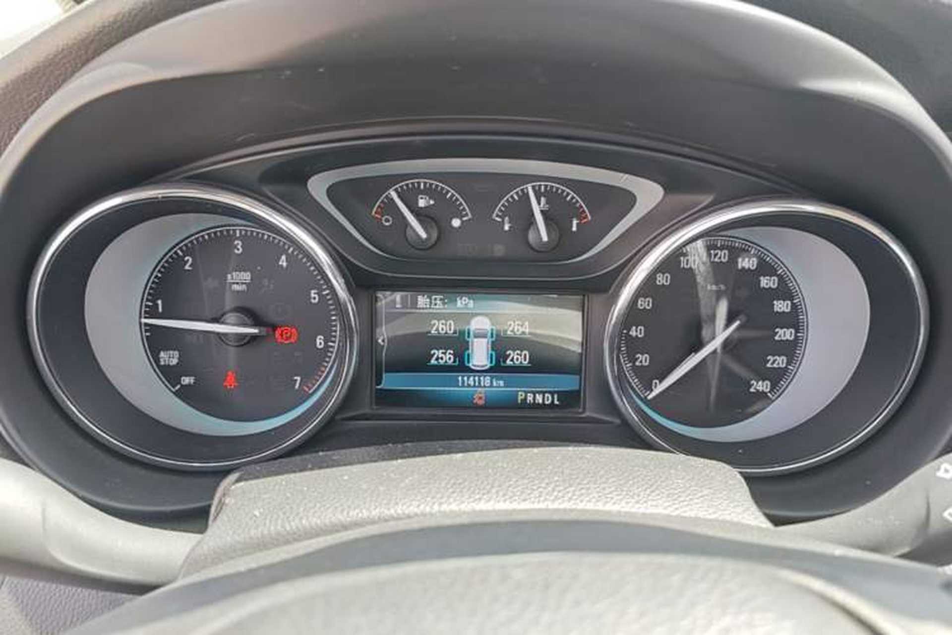 Used Buick Envision 2016 20T Two-Wheel-Drive Elite Model Odometer Close Up