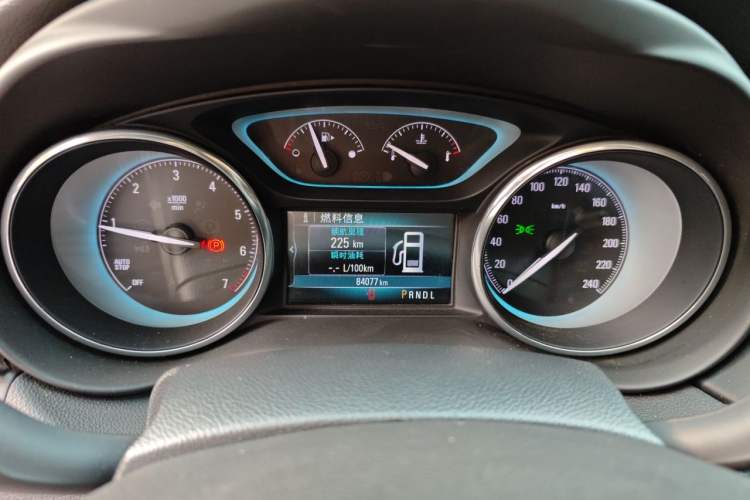Used Buick Envision 2016 20T Two-Wheel-Drive Elite Model Odometer Close Up
