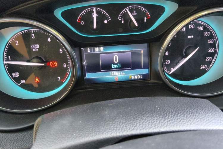 Used Buick Envision 2016 20T Two-Wheel Drive Leading Version Odometer Close Up