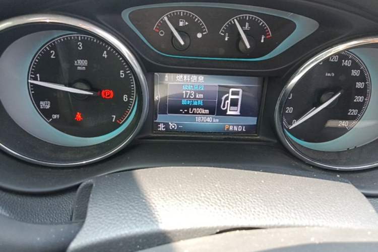 Used Buick Envision 2016 28T Four-Wheel Drive Elite Version Odometer Close Up