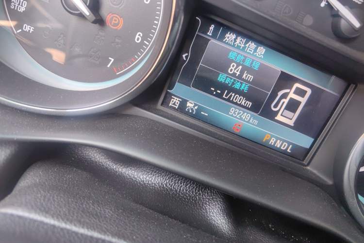 Used Buick Envision 2016 28T Four-Wheel Drive Luxury Model Odometer Close Up