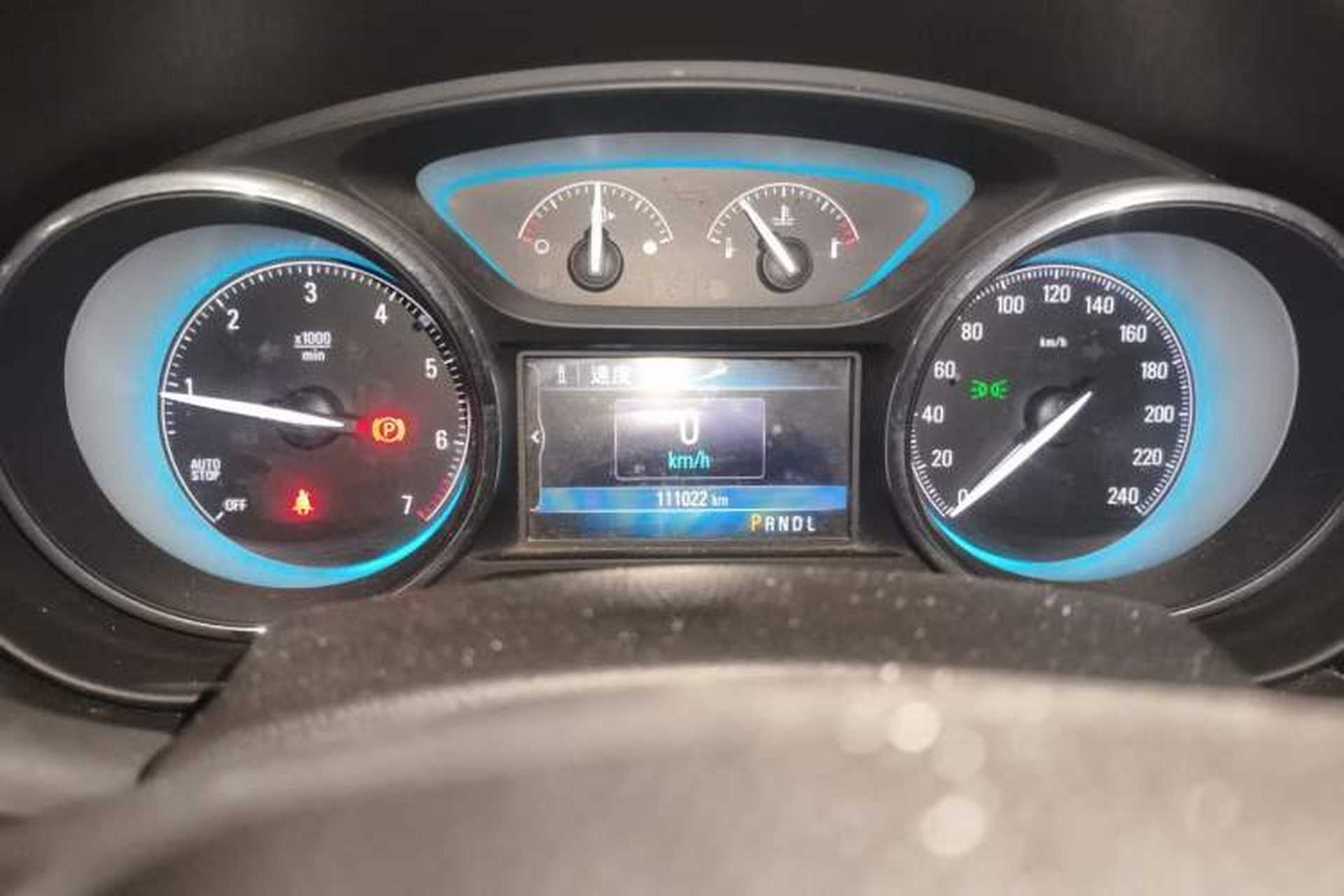 Used Buick Envision 2016 20T Two-Wheel-Drive Elite Model Odometer Close Up