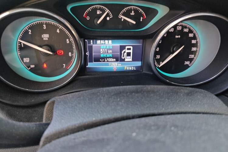 Used Buick Envision 2016 20T Two-Wheel Drive Leading Version Odometer Close Up