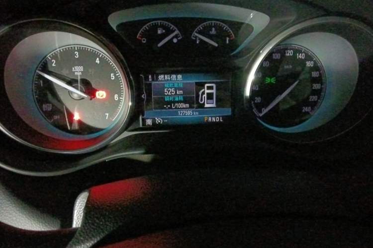 Used Buick Envision 2016 28T Four-Wheel Drive Elite Version Odometer Close Up