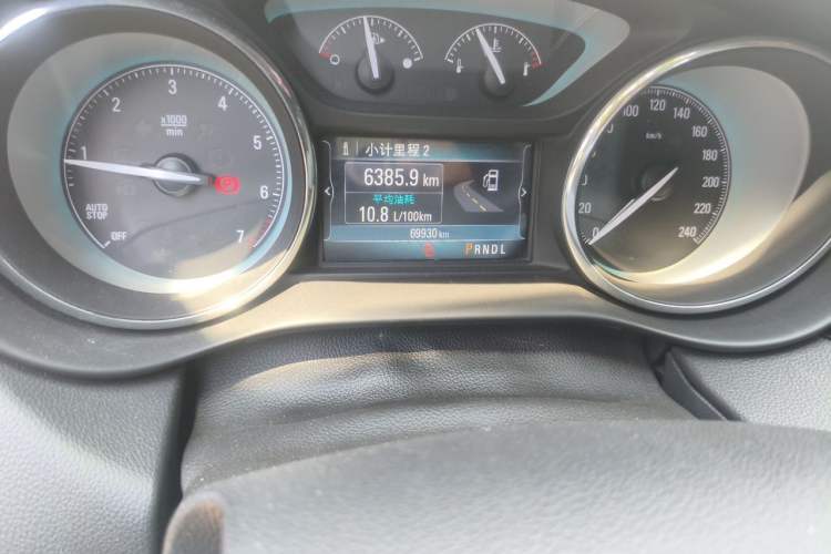 Used Buick Envision 2016 20T Two-Wheel Drive Leading Version Odometer Close Up