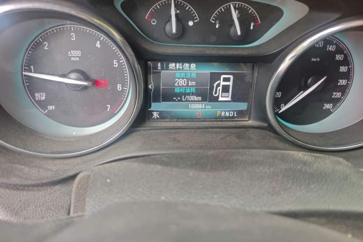 Used Buick Envision 2016 20T Four-Wheel Drive Luxury Model Odometer Close Up