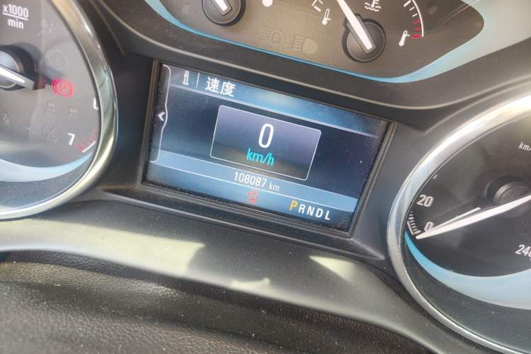 Used Buick Envision 2016 20T Two-Wheel-Drive Elite Model Odometer Close Up