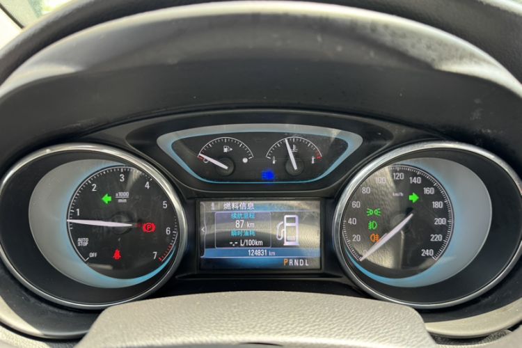 Used Buick Envision 2016 20T Two-Wheel-Drive Elite Model Odometer Close Up