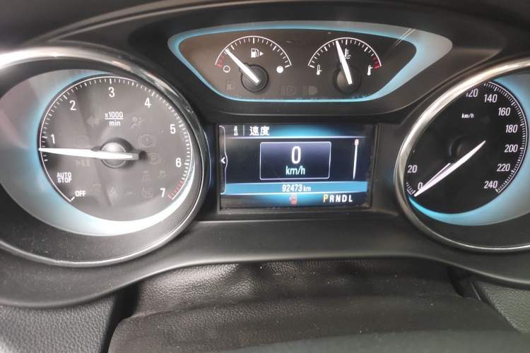 Used Buick Envision 2016 20T Two-Wheel-Drive Elite Model Odometer Close Up