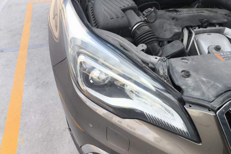 Used Buick Envision 2016 28T Four-Wheel Drive Elite Version Right Front Headlight