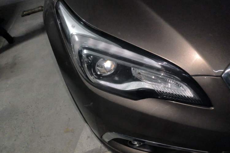 Used Buick Envision 2016 20T Two-Wheel-Drive Elite Model Right Front Headlight