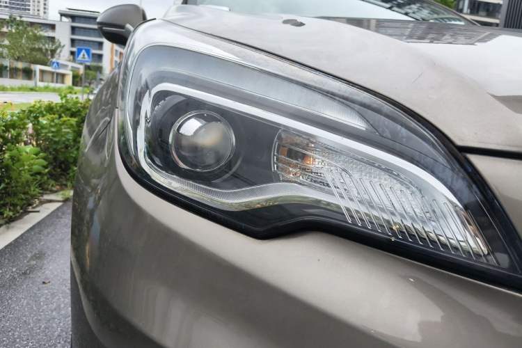 Used Buick Envision 2016 20T Two-Wheel Drive Leading Version Right Front Headlight