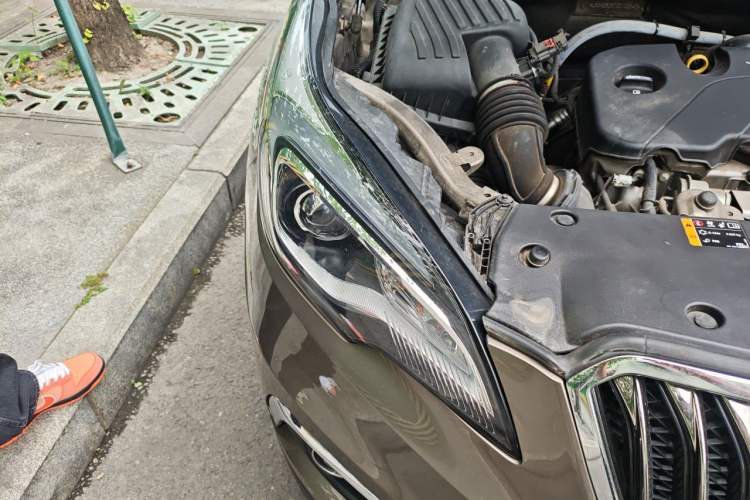 Used Buick Envision 2016 20T Two-Wheel-Drive Elite Model Right Front Headlight