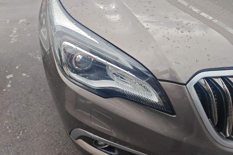 Used Buick Envision 2016 28T All-Wheel-Drive All-Terrain Sport Flagship Edition Right Front Headlight