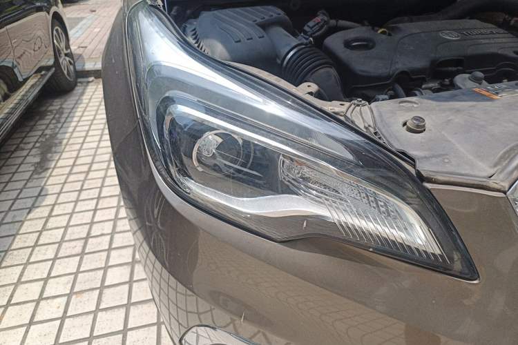 Used Buick Envision 2016 20T Two-Wheel Drive Leading Version Right Front Headlight