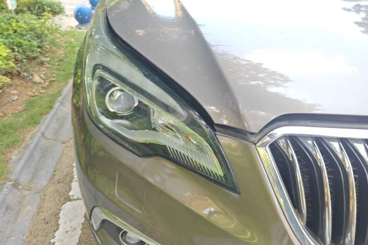 Used Buick Envision 2016 28T Four-Wheel Drive Luxury Model Right Front Headlight