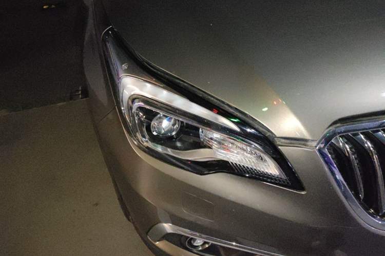 Used Buick Envision 2016 28T Four-Wheel Drive Elite Version Right Front Headlight