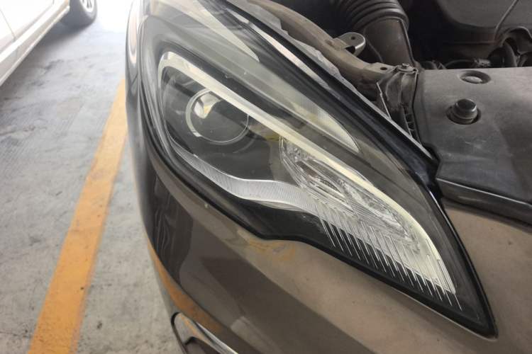 Used Buick Envision 2016 20T Two-Wheel-Drive Elite Model Right Front Headlight