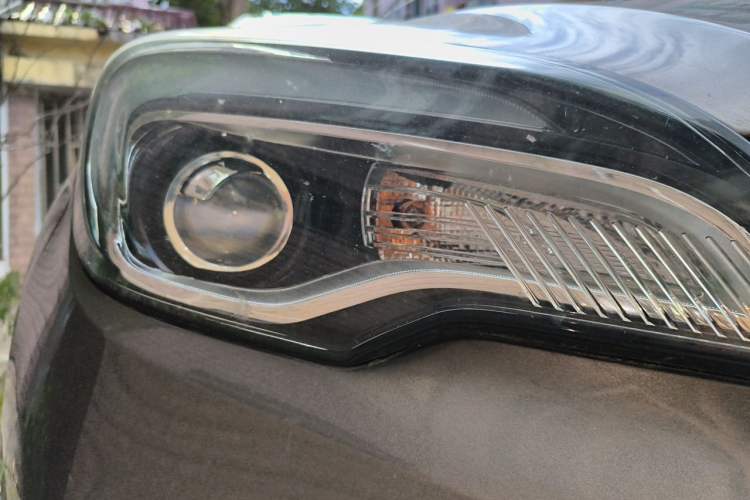 Used Buick Envision 2016 20T Two-Wheel-Drive Elite Model Right Front Headlight