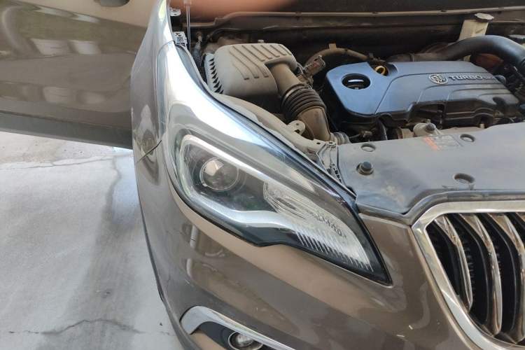 Used Buick Envision 2016 20T Two-Wheel-Drive Elite Model Right Front Headlight