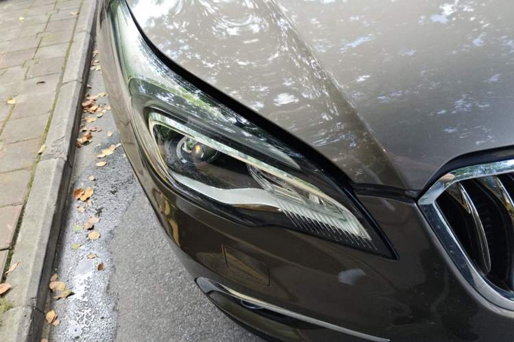 Used Buick Envision 2016 28T Four-Wheel Drive Elite Version Right Front Headlight