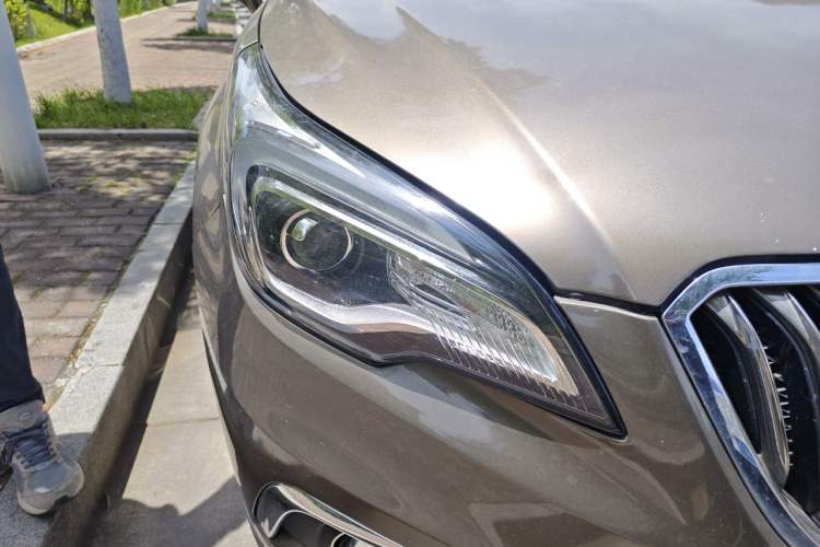 Used Buick Envision 2016 20T Two-Wheel-Drive Elite Model Right Front Headlight