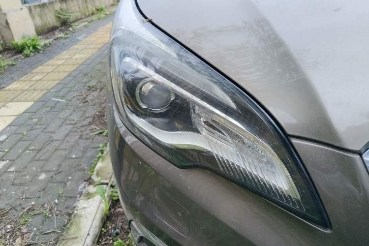 Used Buick Envision 2016 28T Four-Wheel Drive Luxury Model Right Front Headlight